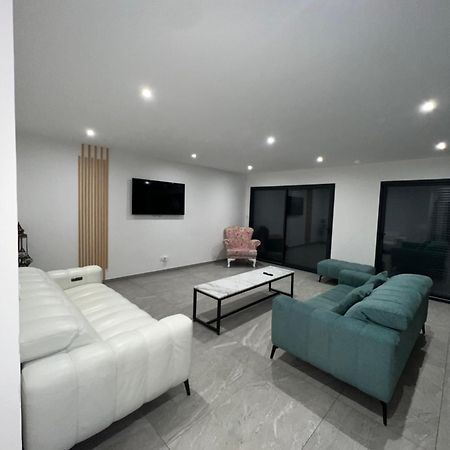 Maison Moderne 伊索蒂勒 外观 照片